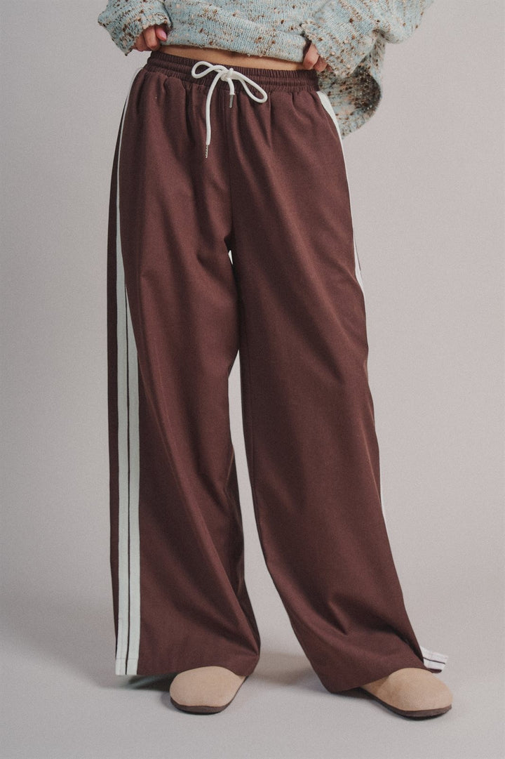 Side Stripe Drawstring Wide-Leg Pants in Brown - Women's Wholesale Casual Pants | Trend Notes