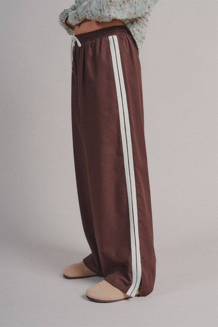 Side Stripe Drawstring Wide-Leg Pants in Brown - Women's Wholesale Casual Pants | Trend Notes