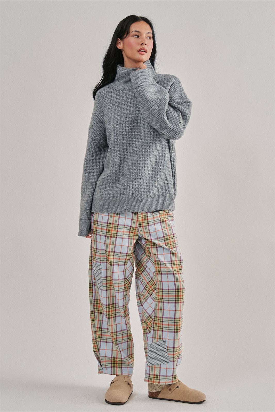 Plaid Barrel Leg Pant With Houndstooth Patch in Grey - Women's Wholesale Casual Pants | Trend Notes