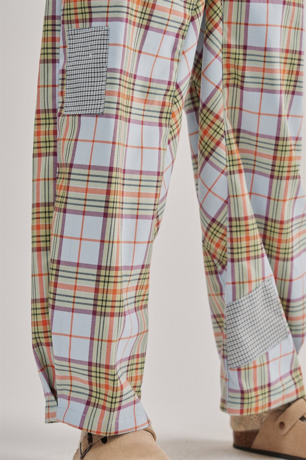 Plaid Barrel Leg Pant With Houndstooth Patch in Grey - Women's Wholesale Casual Pants | Trend Notes
