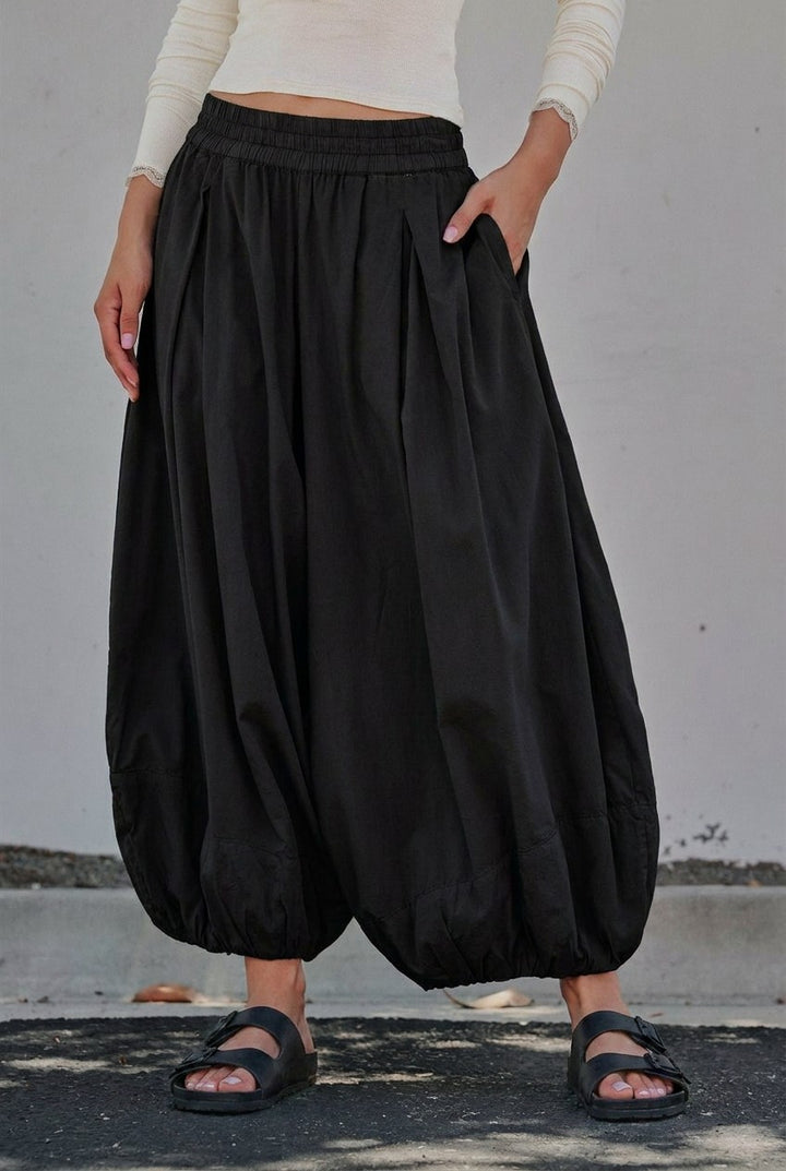 Balloon Hem Wide Leg Pants in Black - Women's Wholesale Casual Pants | Trend Notes