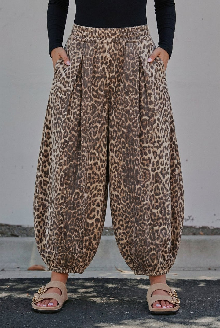Balloon Hem Wide Leg Pants in Leopard - Women's Wholesale Casual Pants | Trend Notes