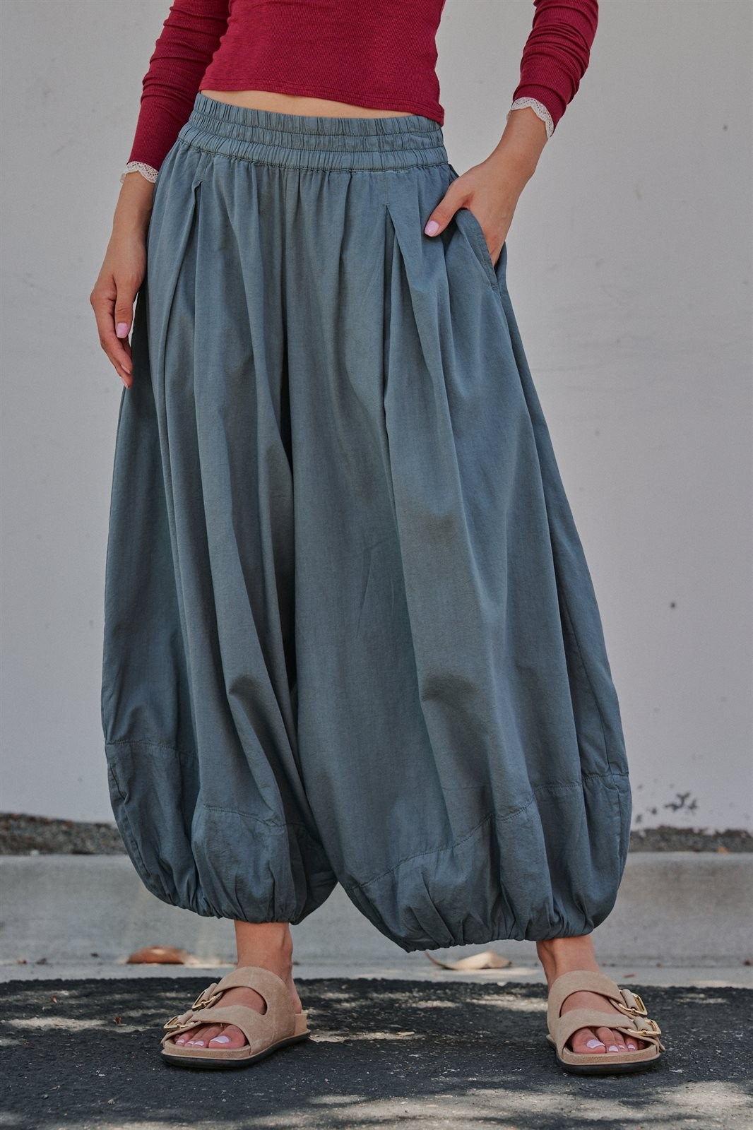 Balloon Hem Wide Leg Pants in Vintage Navy - Women's Wholesale Casual Pants | Trend Notes