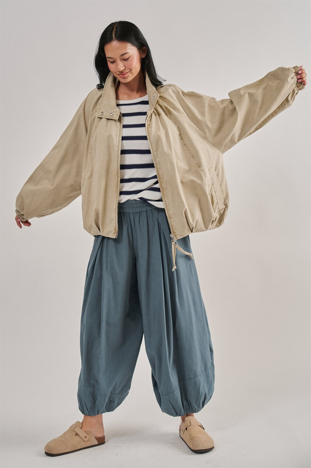 Balloon Hem Wide Leg Pants in Vintage Navy - Women's Wholesale Casual Pants | Trend Notes