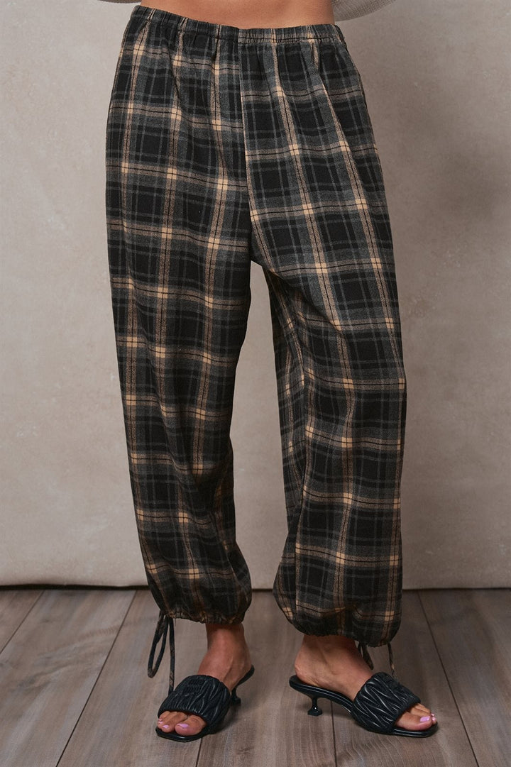 Plaid Flannel Balloon Jogger Pants with Drawstring Ankle in Black - Women's Wholesale Casual Pants | Trend Notes