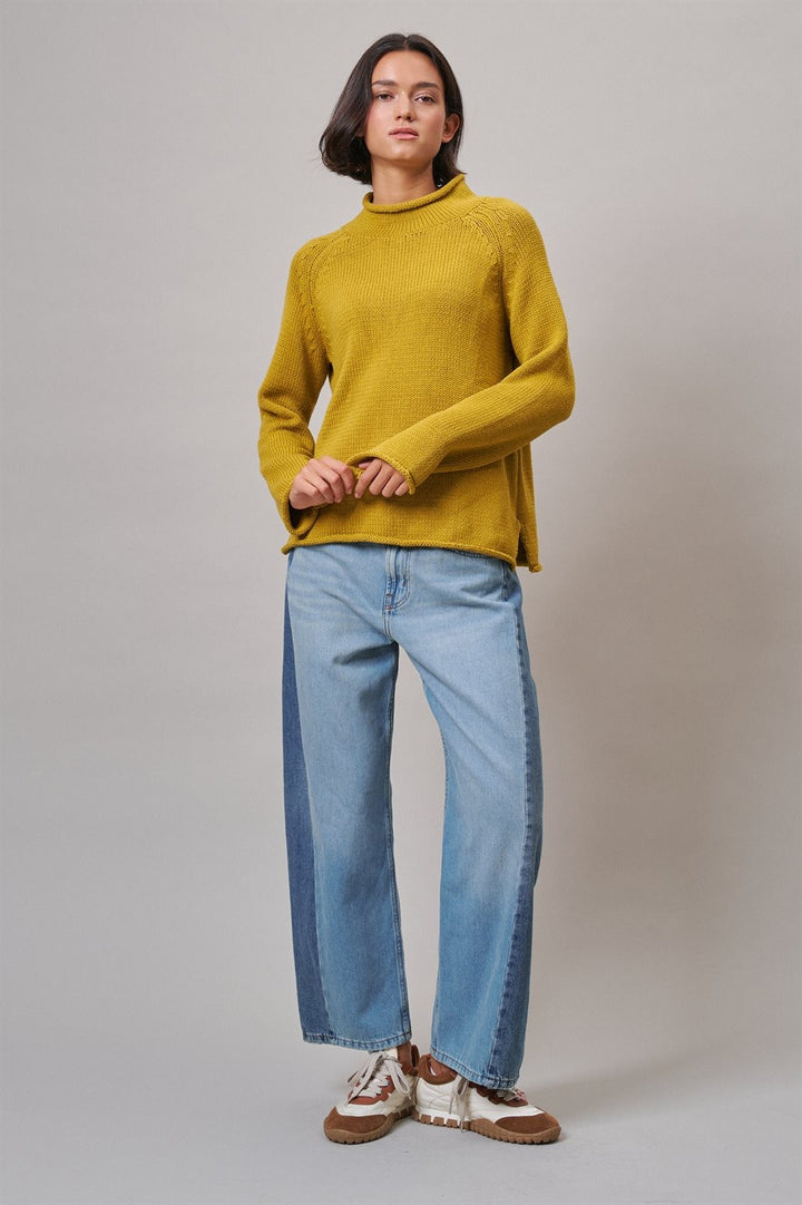 Two Tone Barrel Jeans Wide Leg High Rise Denim in Denim Blue - Women's Wholesale Barrel Jeans | Trend Notes