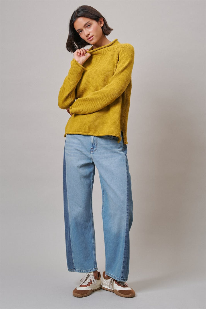 Two Tone Barrel Jeans Wide Leg High Rise Denim in Denim Blue - Women's Wholesale Barrel Jeans | Trend Notes