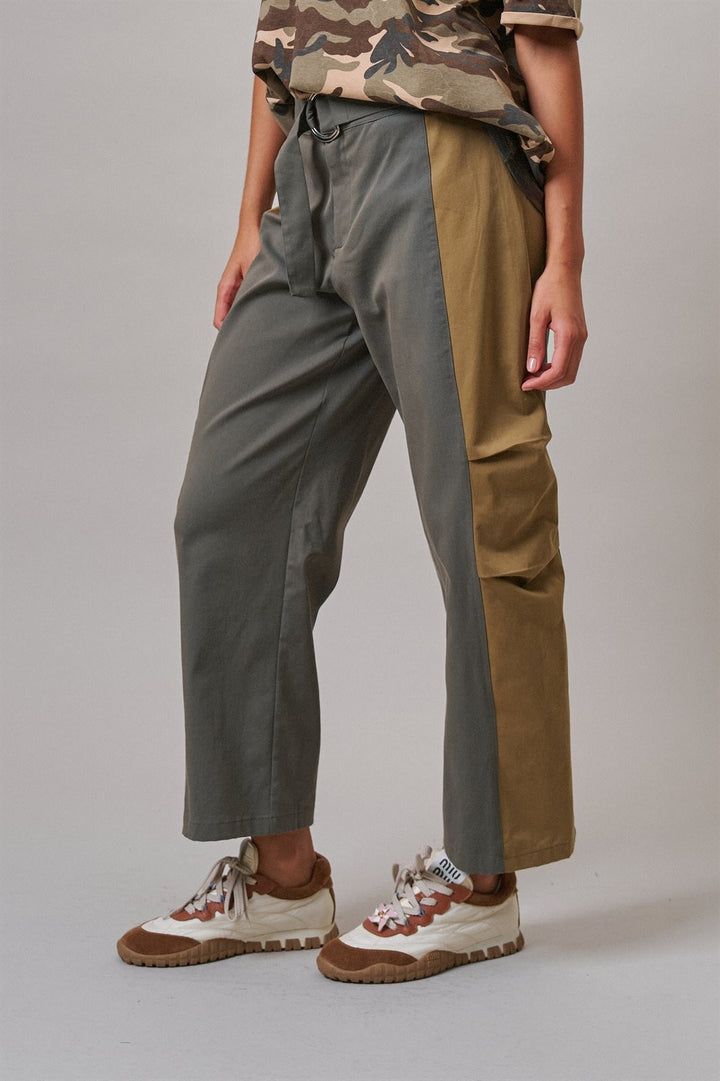 Two-Tone Colorblock Belted Wide Leg Pants in Olive - Women's Wholesale Casual Pants | Trend Notes