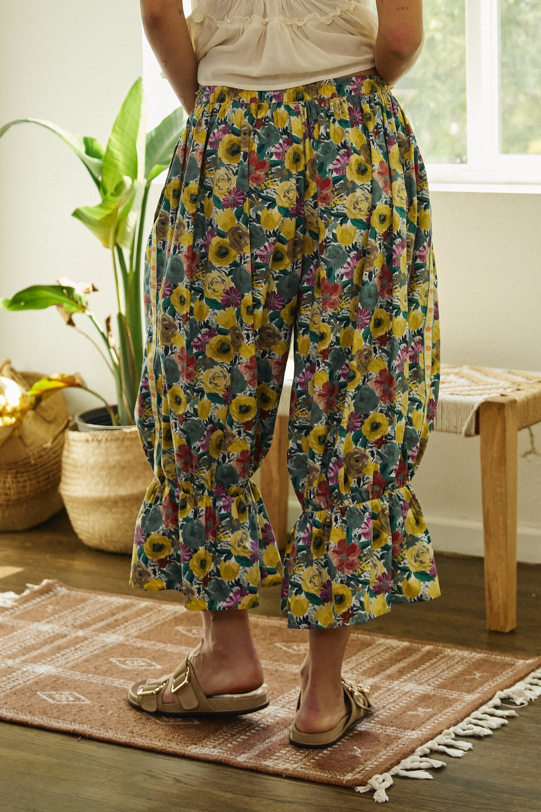Painted Bloom Ruffle Balloon Pants in Green - Women's Wholesale Casual Pants | Trend Notes