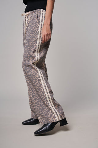 Wild Side Leopard Wide Leg Pants in Leopard - Women's Wholesale Casual Pants | Trend Notes