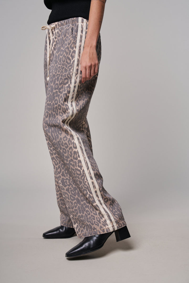 Wild Side Leopard Wide Leg Pants in Leopard - Women's Wholesale Casual Pants | Trend Notes