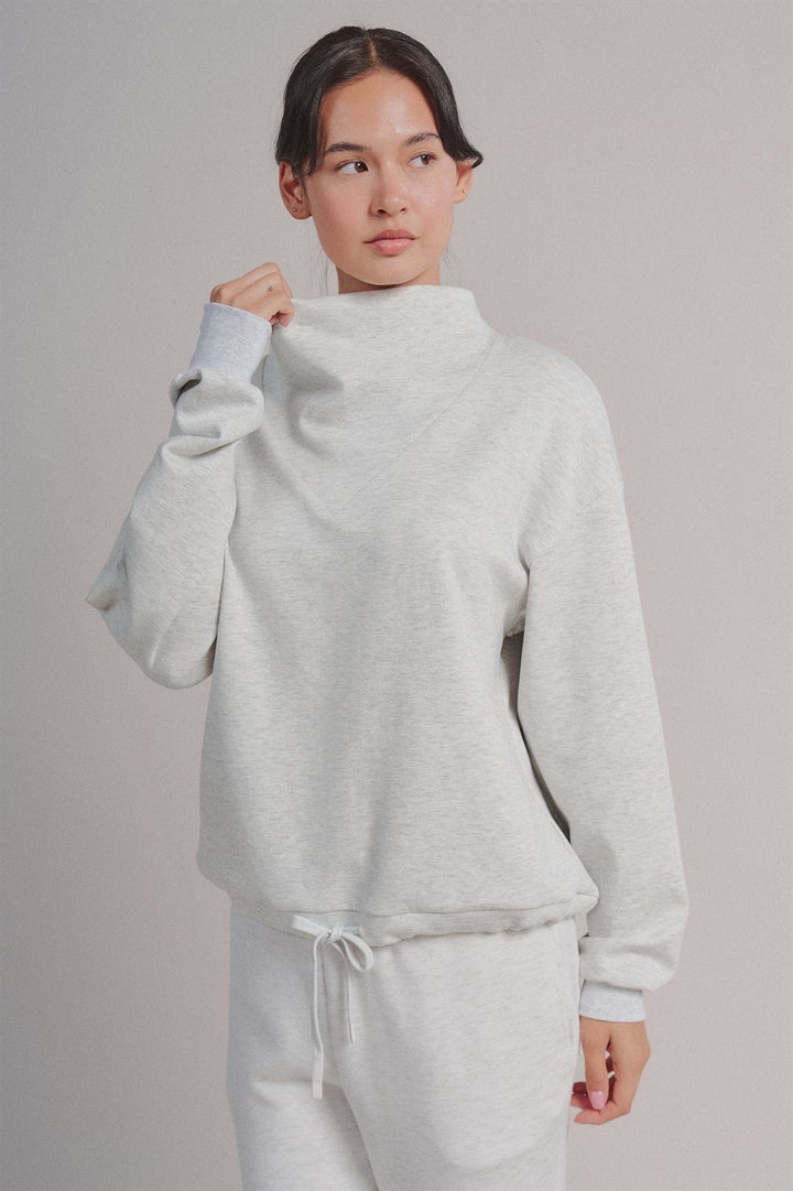 Scuba Cowl Mock Neck Sweatshirt Pilates Athflow Top for Wome in White Melange - Women's Wholesale Shorts | Trend Notes