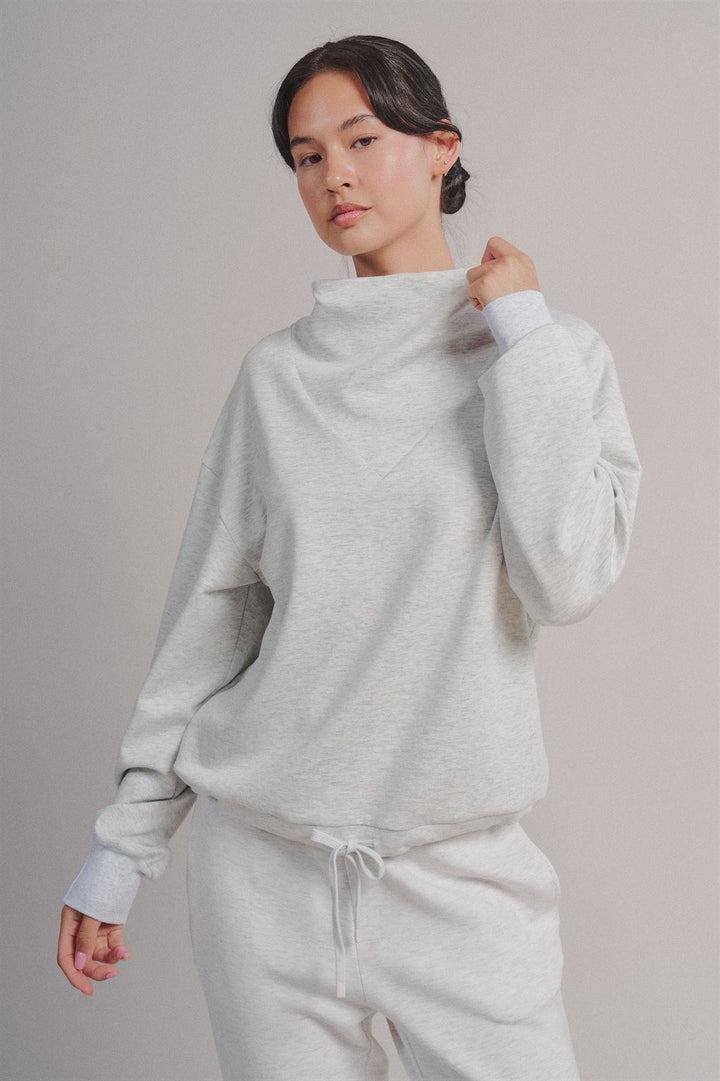 Scuba Cowl Mock Neck Sweatshirt Pilates Athflow Top for Wome in White Melange - Women's Wholesale Shorts | Trend Notes