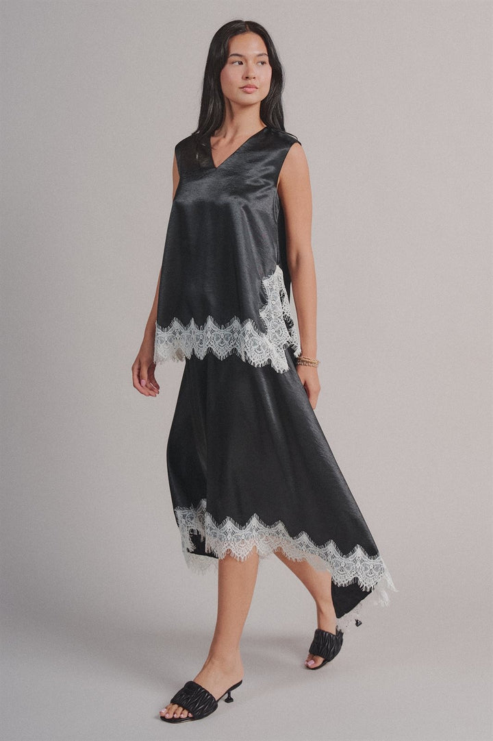 Lace Trim Satin Asymmetric Midi Skirt in Black - Women's Wholesale Midi Skirts | Trend Notes