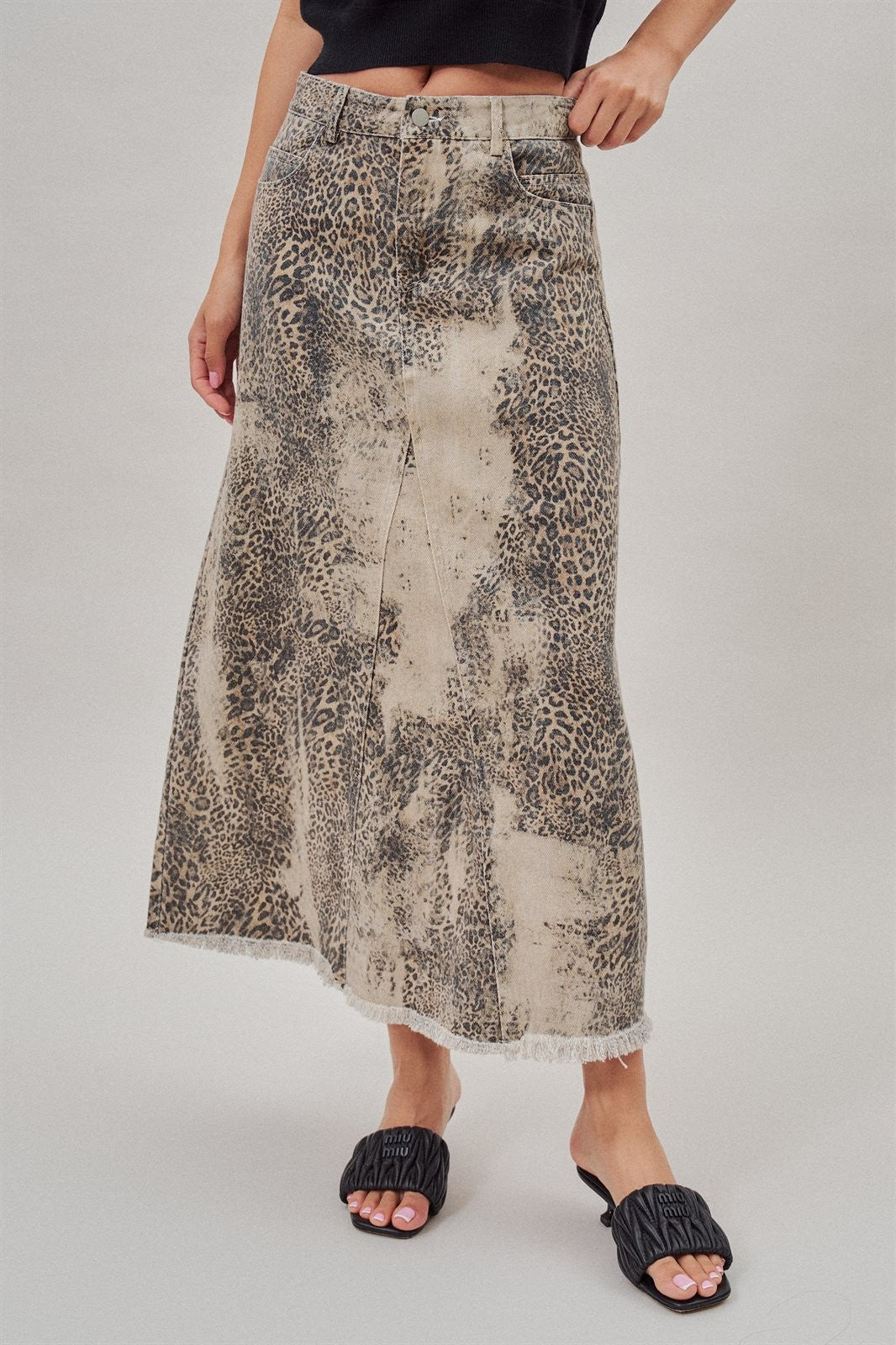 Leopard Print Vintage Wash Denim Maxi Skirt with Frayed Hem in Leopard - Women's Wholesale Skirts | Trend Notes