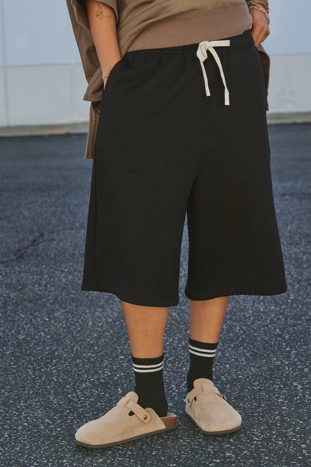 Cotton Fleece Drawstring Sweat Shorts in Black - Women's Wholesale Fashion | Trend Notes