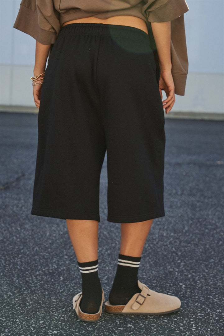 Cotton Fleece Drawstring Sweat Shorts in Black - Women's Wholesale Fashion | Trend Notes