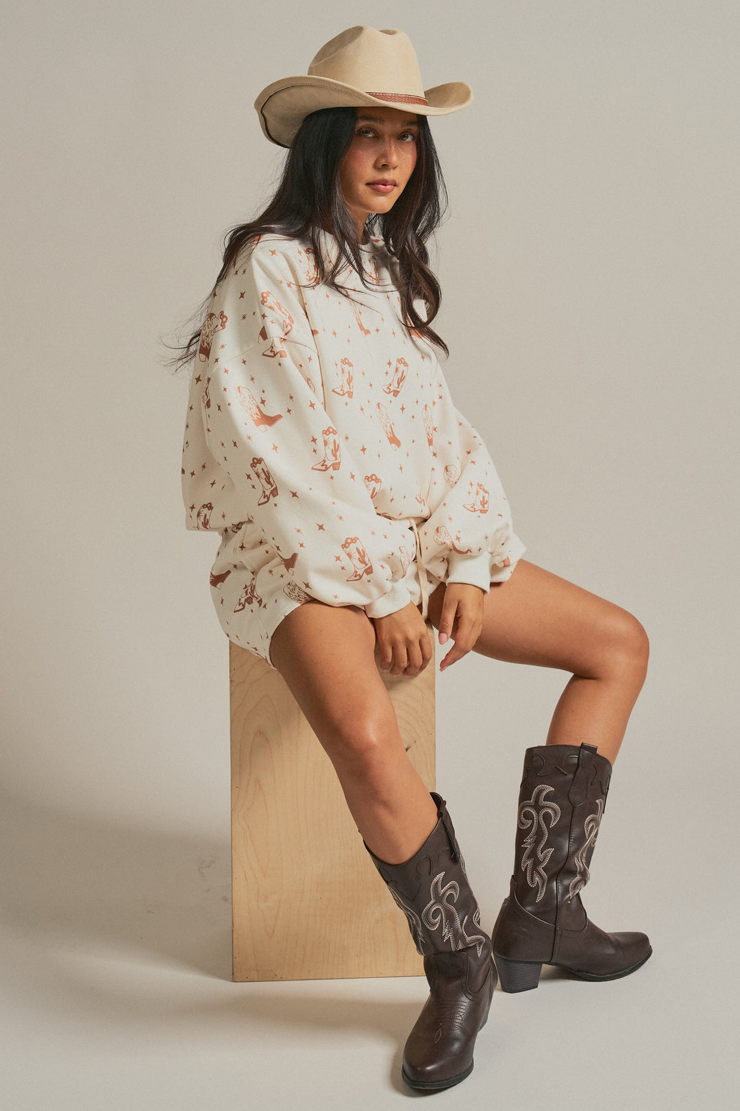 Western Cowboy Print Sweatshirt and Shorts Set in Cream - Women's Wholesale Sets | Trend Notes