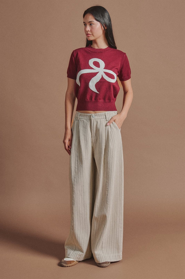 Bow Intarsia Short Sleeve Sweater Knit Tee in Burgundy - Women's Wholesale Sweaters | Trend Notes