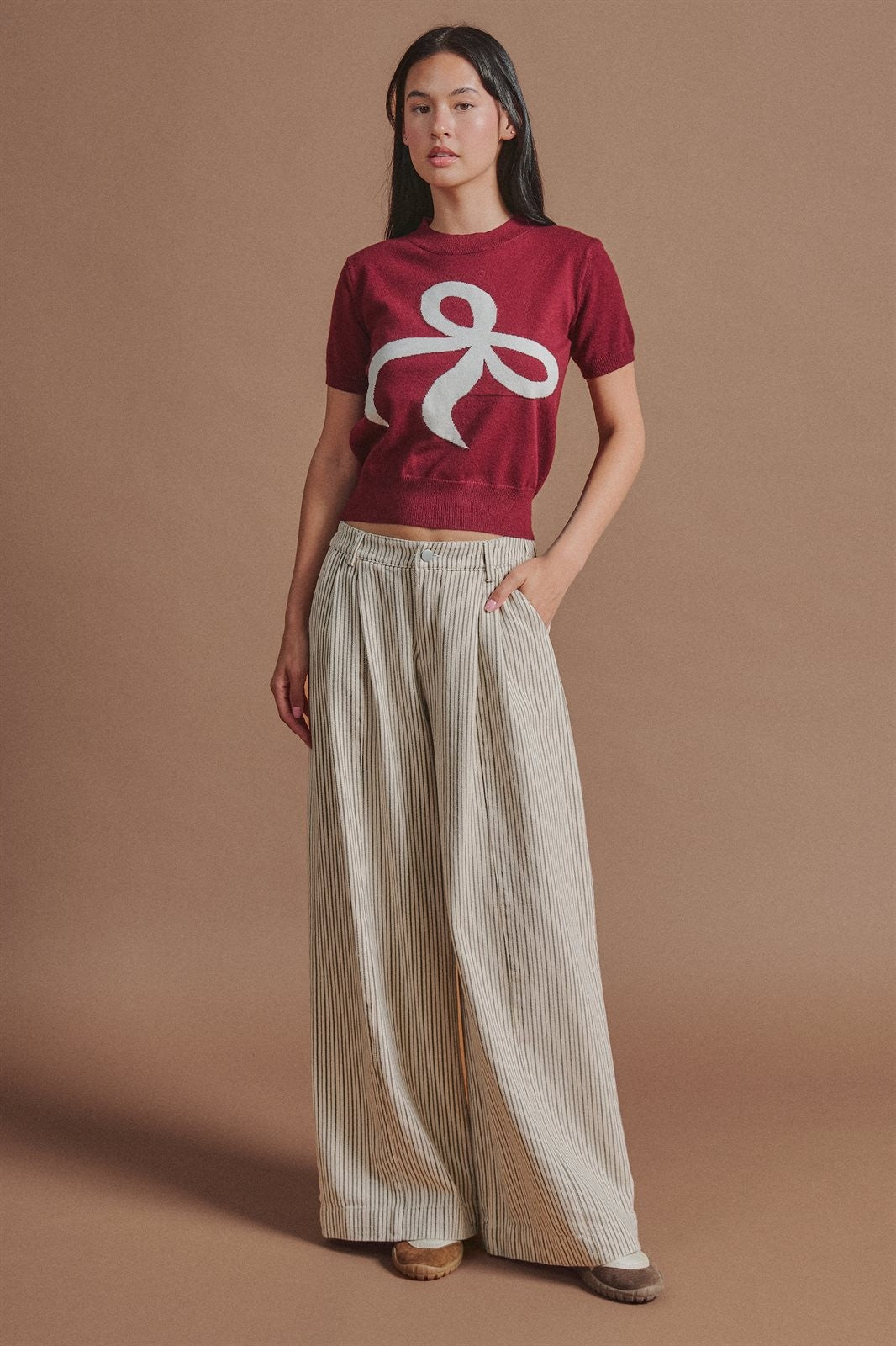 Bow Intarsia Short Sleeve Sweater Knit Tee in Burgundy - Women's Wholesale Sweaters | Trend Notes