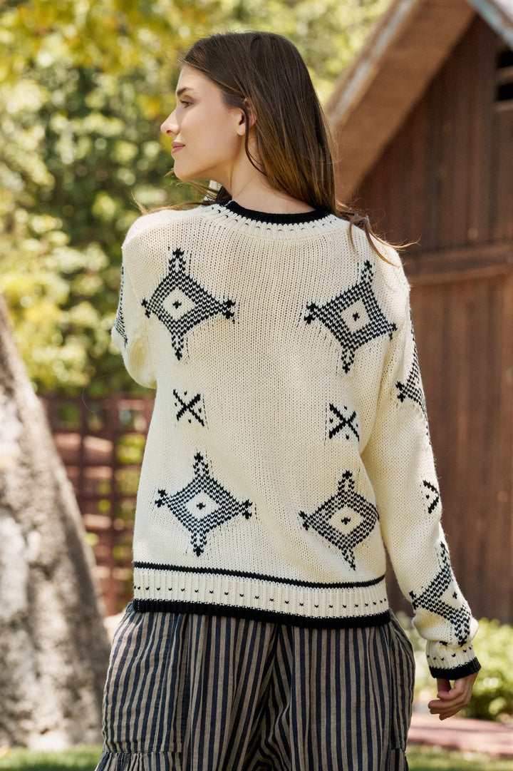 Geometric Diamond Pattern Chunky Knit Crewneck Sweater in Ivory - Women's Wholesale Sweaters | Trend Notes