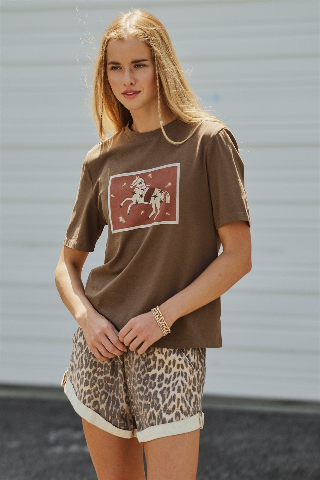 Western Horse Graphic Crew-Neck Cotton Tee in Brown - Women's Wholesale Fashion | Trend Notes