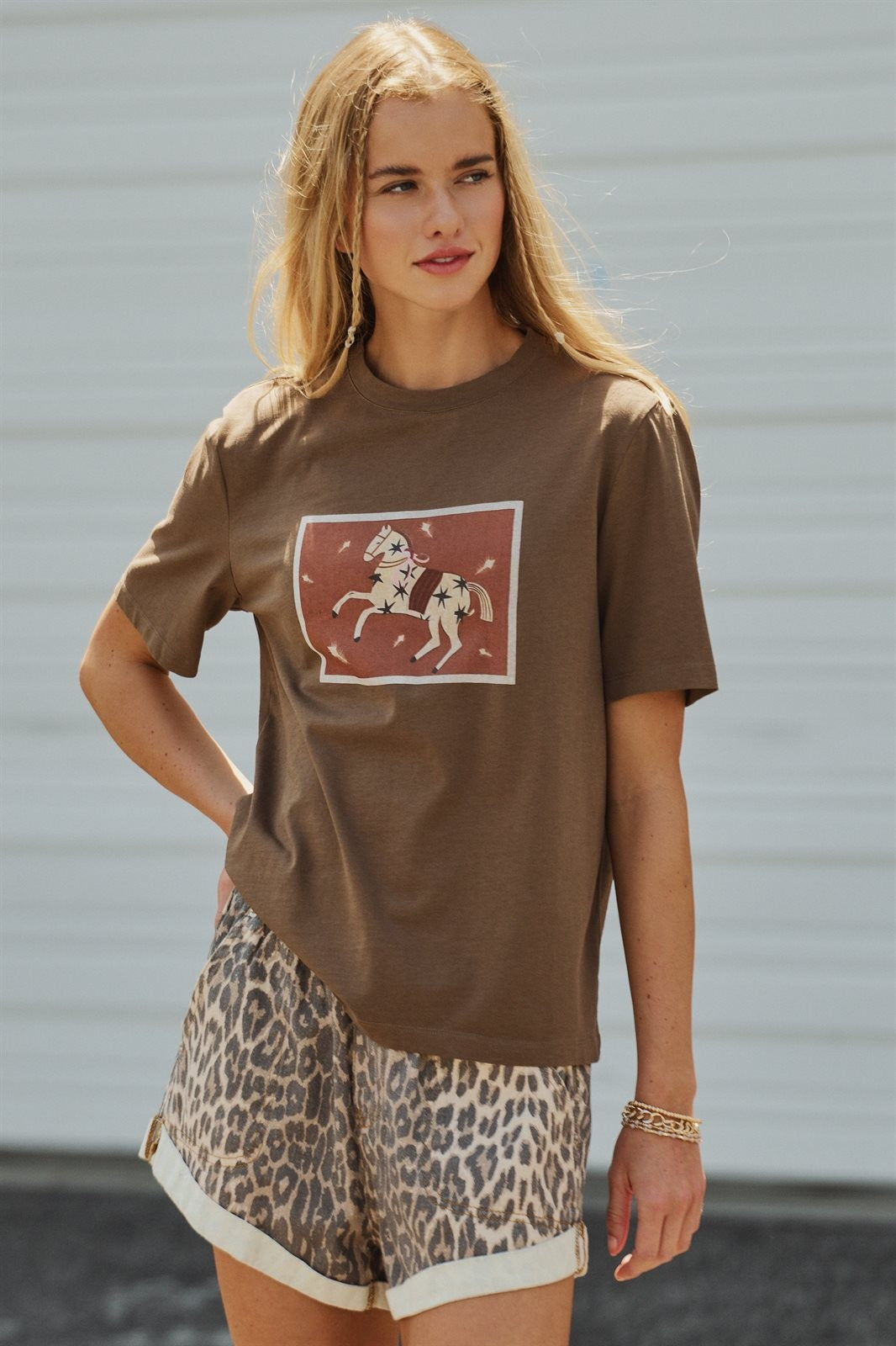 Western Horse Graphic Crew-Neck Cotton Tee in Brown - Women's Wholesale Fashion | Trend Notes