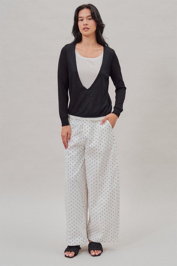 Fine Knit Plunge V Neck Long Sleeve Top in Black - Women's Wholesale T-Shirts & Polos | Trend Notes