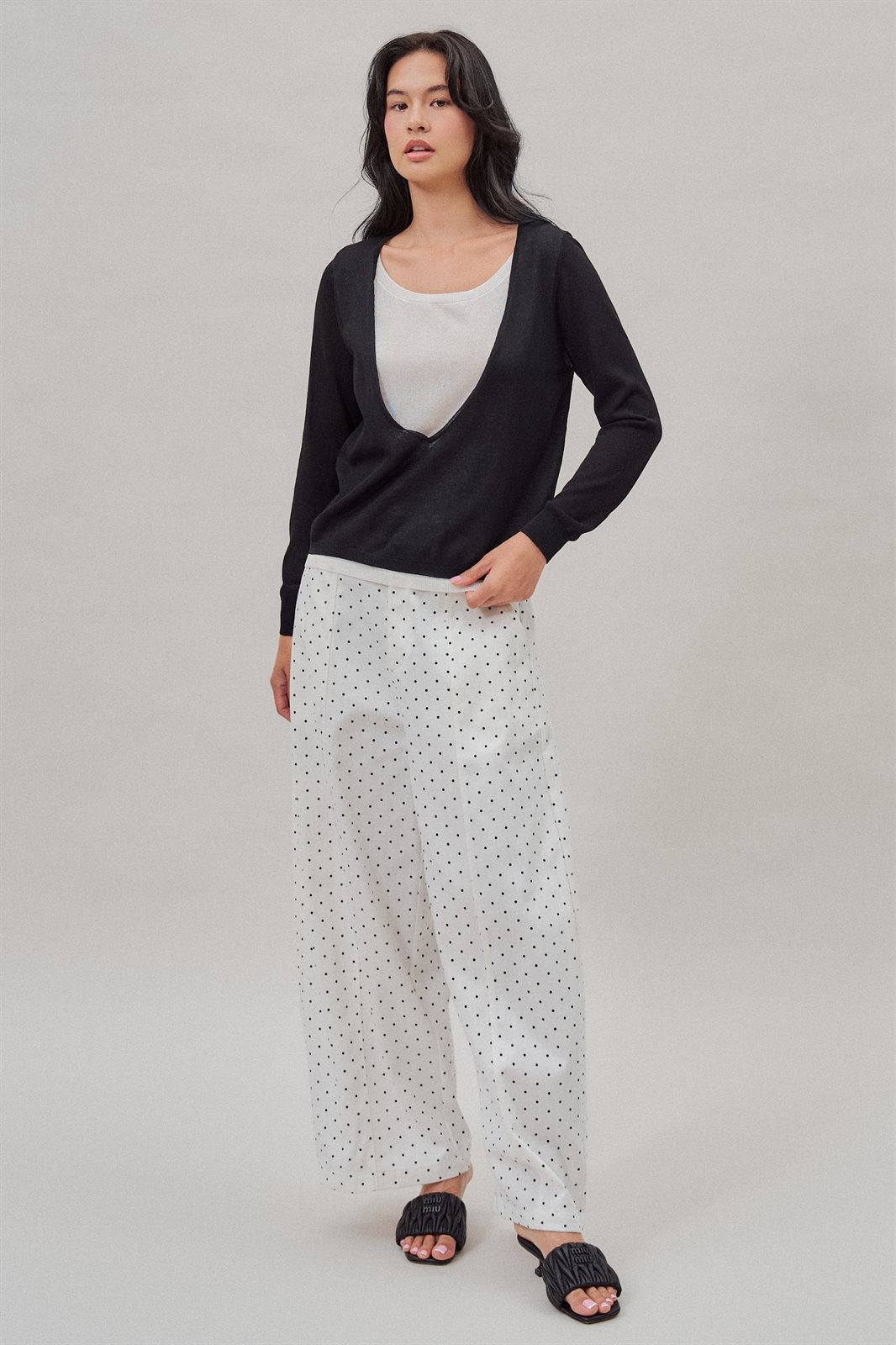 Fine Knit Plunge V Neck Long Sleeve Top in Black - Women's Wholesale T-Shirts & Polos | Trend Notes