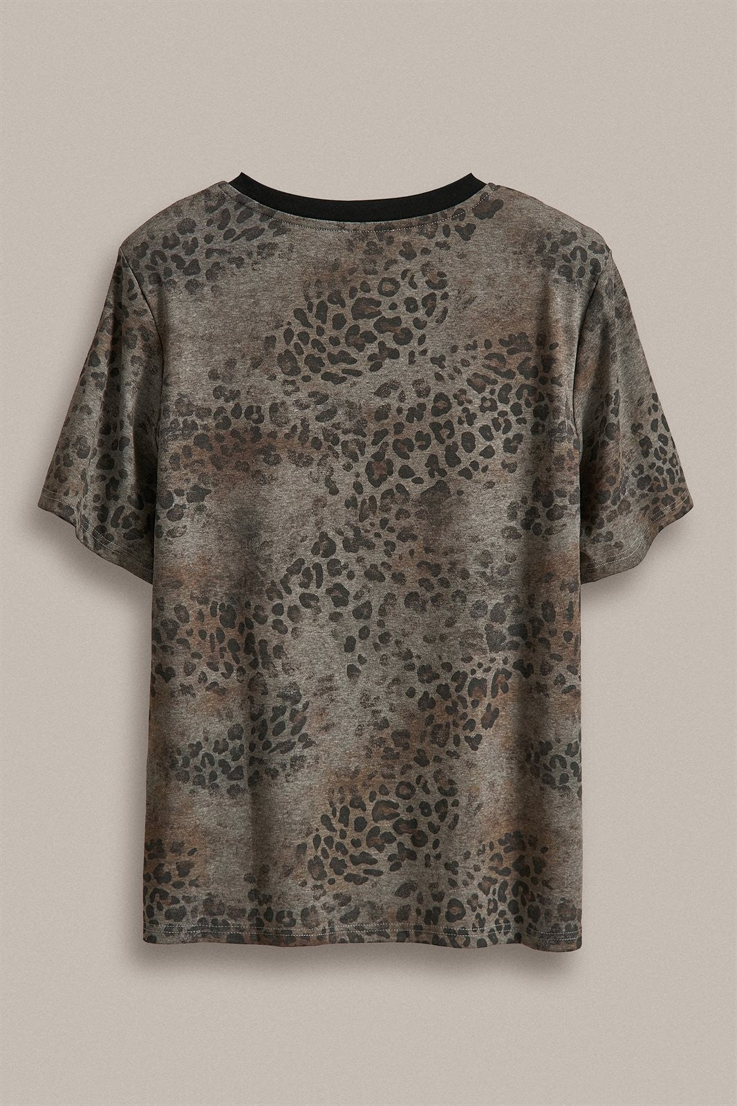 Leopard Animal Print Oversized Tee Y2K Western 90s for Women in Leopard - Women's Wholesale Fashion | Trend Notes