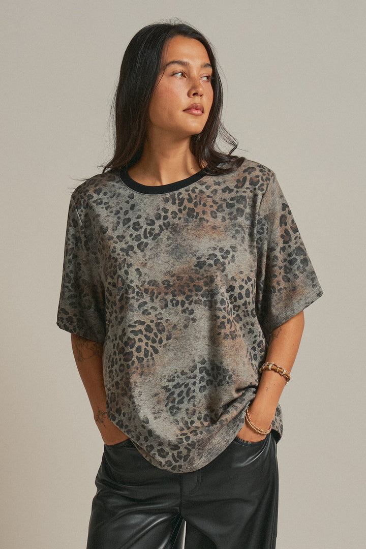 Leopard Animal Print Oversized Tee Y2K Western 90s for Women in Leopard - Women's Wholesale Fashion | Trend Notes