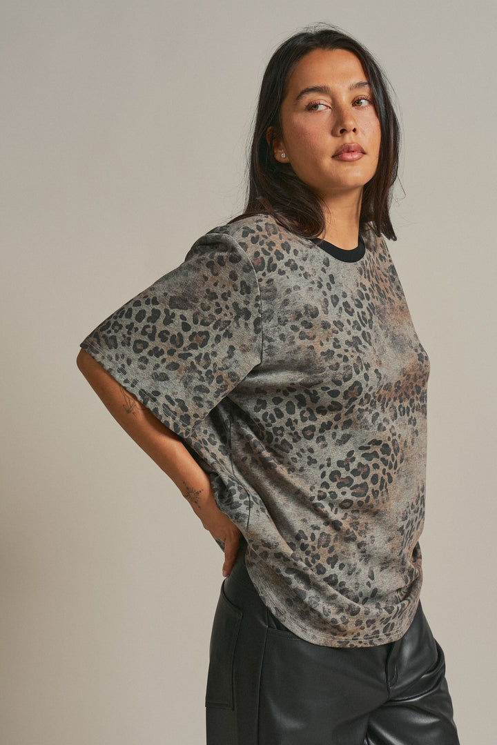 Leopard Animal Print Oversized Tee Y2K Western 90s for Women in Leopard - Women's Wholesale Fashion | Trend Notes
