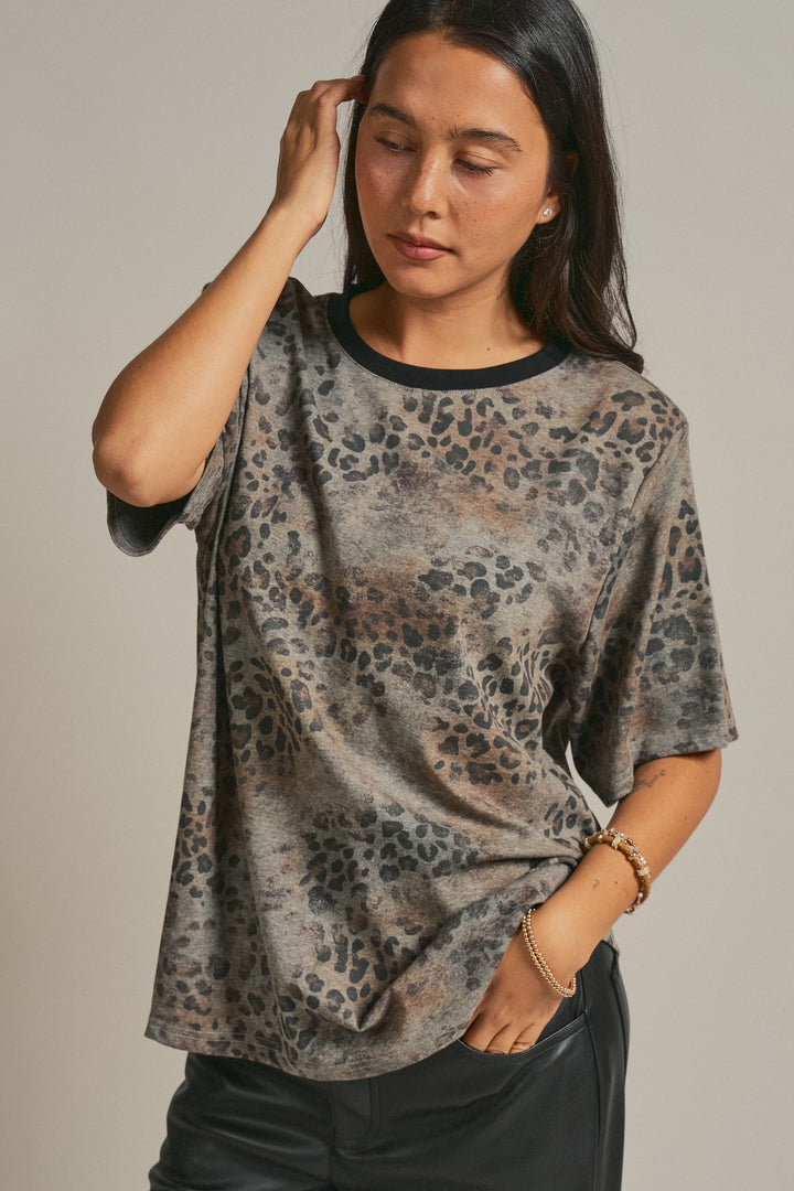 Leopard Animal Print Oversized Tee Y2K Western 90s for Women in Leopard - Women's Wholesale Fashion | Trend Notes