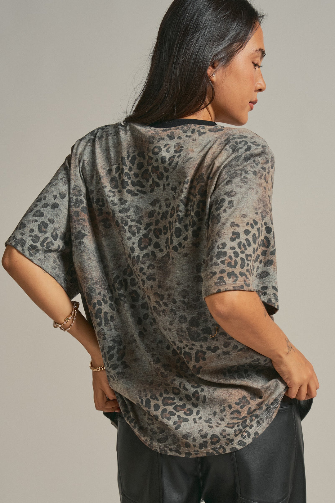 Leopard Animal Print Oversized Tee Y2K Western 90s for Women in Leopard - Women's Wholesale Fashion | Trend Notes