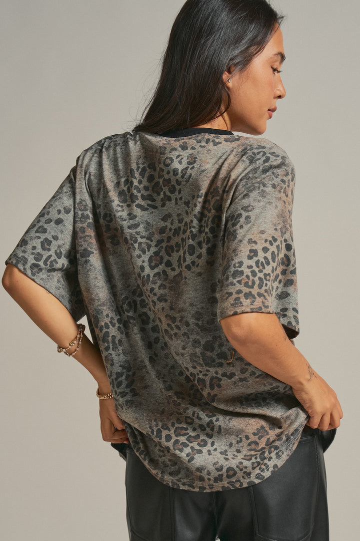 Leopard Animal Print Oversized Tee Y2K Western 90s for Women in Leopard - Women's Wholesale Fashion | Trend Notes