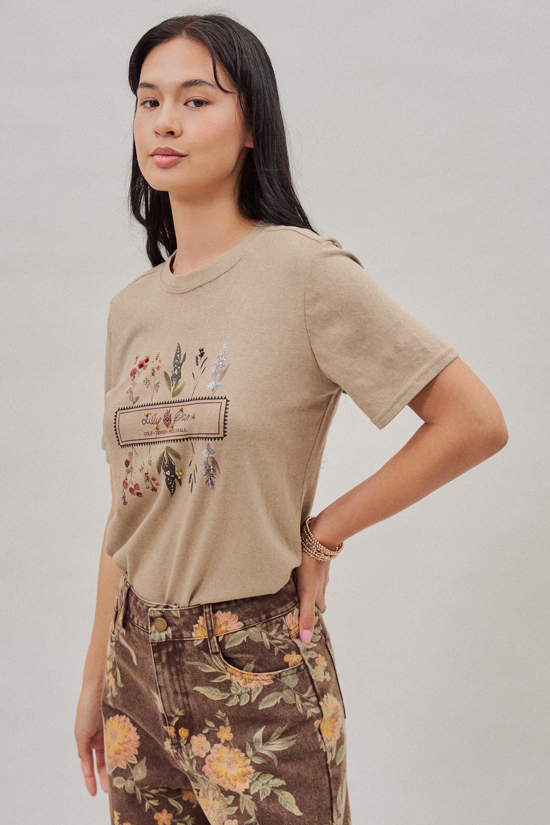Botanical Floral Embroidered Tee in White - Women's Wholesale T-Shirts & Polos | Trend Notes
