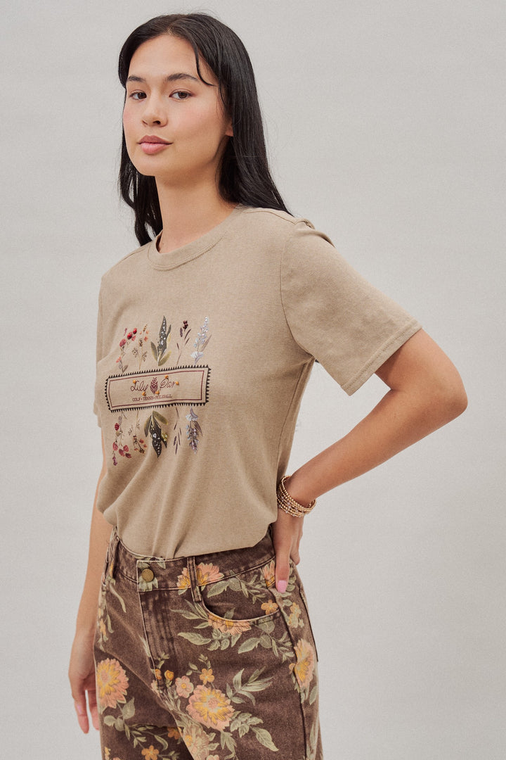Botanical Floral Embroidered Tee in White - Women's Wholesale T-Shirts & Polos | Trend Notes